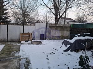 Casa Voluntari  - zona  Ardealului - Politie - caramida , de renovat   demolat , zona curata