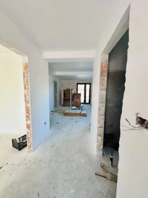 Duplex 5 camere si 3 bai - Mosnita Noua la asfalt - imagine 4