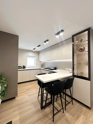 Apartament 4 camere complet renovat- Amenajat lux- Pozitie excelenta