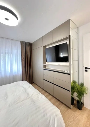 Apartament 4 camere complet renovat- Amenajat lux- Pozitie excelenta - imagine 8