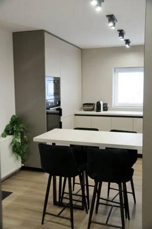 Apartament 4 camere complet renovat- Amenajat lux- Pozitie excelenta - imagine 4