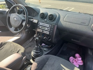 Vand Ford Fiesta 1,3. Benzină  - imagine 2