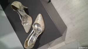 Vând pantofi de mireasa