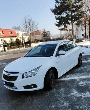 Chevrolet Cruze 1.6 benzina cu sistem multimedia