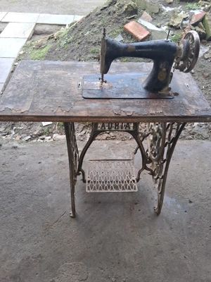 Vând  mașină de cusut  - imagine 2