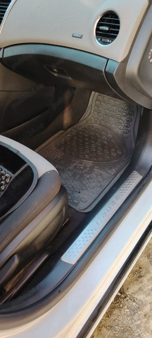 Chevrolet Cruze 1.6 benzina cu sistem multimedia - imagine 19