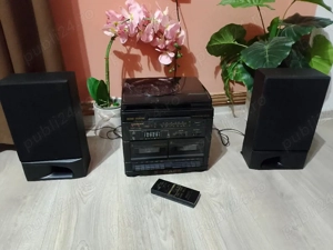 Combina Muzicala Retro Hi-Fi cu Tuner LW, FM, AM, Dublu Casetofon, Pick up și telecomanda.