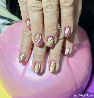 Unghii clasice+ semipermanente
