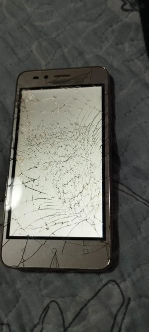 telefon Huawei ecran crapat  ca defect  - imagine 2