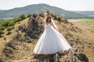 Vând rochie de mireasă