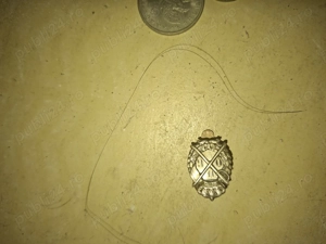 Monezi și aparate foto