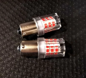 Bec auto cu LED roșu BA15SP21W