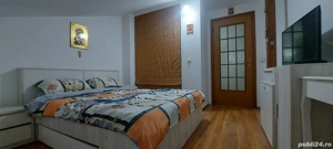 Proprietar, vând casă cu 2 apartamente  - imagine 7