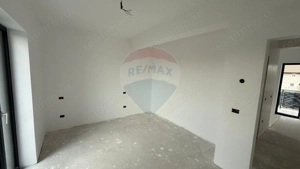 Casă / Vilă cu 4 camere Strada Vrancei - imagine 9