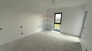 Casă / Vilă cu 4 camere Strada Vrancei - imagine 7