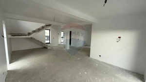 Casă / Vilă cu 4 camere Strada Vrancei - imagine 5