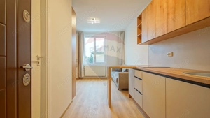 Comision 0% | Garsoniera / Camera in Tractorul - imagine 8