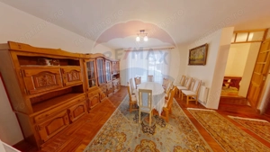 Casă / Vilă cu 8 camere de vânzare - imagine 4