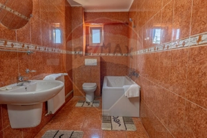 Hotel de vanzare la cateva minute de Podul Mogosoaia - imagine 12