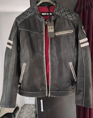 Vând geacă piele naturală 