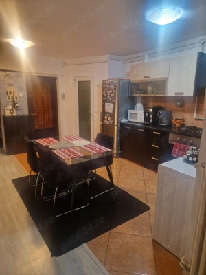 Apartament 4 camere de vânzare   Cartier Tudor, zona Macul Roșu - imagine 2