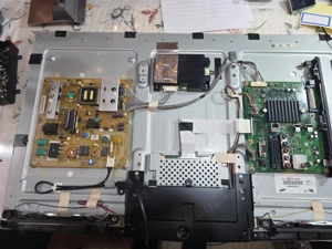 Dezmembrez de pe tv Toshiba 32rl838 - imagine 3