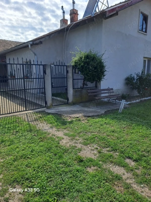 vand casa cu gradina mare in Bethausen