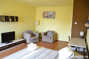 Închiriez apartament cu o cameră în zonă centrală ( langă The Office)