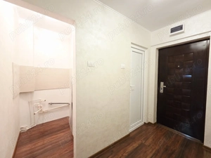 Garsoniera Tiglina 1 etaj 1 pretabila birou - imagine 6