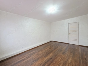 Garsoniera Tiglina 1 etaj 1 pretabila birou - imagine 3