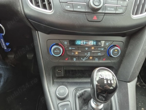 Vand Ford Focus,1.0, EcoBoost ,an 2018 - imagine 10