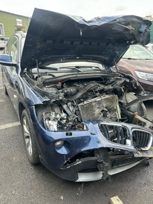 BMW X1 avariat frontal - imagine 4