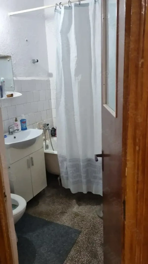 Vând apartament in centrul orașului Tulcea deasupra restaurantului Tridentul mare - imagine 4