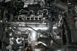 dezmembrez vw golf 5 motor 1,9 tdi 2,0 tdi  - imagine 5