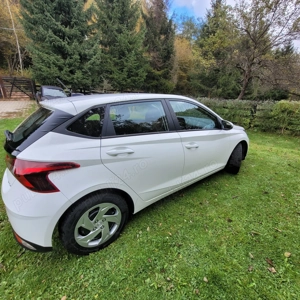 Vând Hyundai i20 ,an fabricație 2 km,unic proprietar - imagine 4
