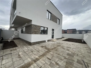 Casa cu 4 camere si teren 250 mp in Selimbar zona Triajului