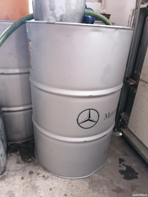 Vând butoaie de ulei 200 litri 