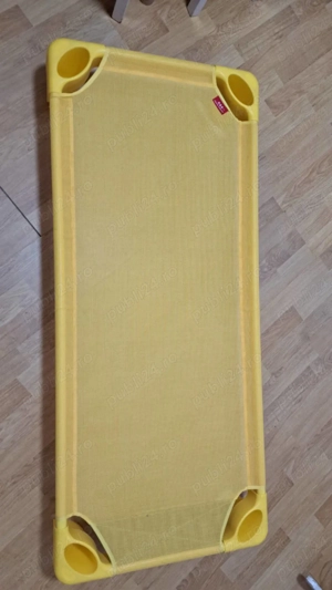  Vand paturi  stivuibile, pentru crese si gradinite .