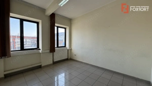 Birou de inchiriat 12 mp, etaj 1, zona Lipovei