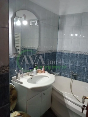 Apartament 2 camere semidecomandat zona  Cora - imagine 4