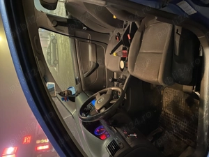 Vând Golf 5 1.6 fsi - imagine 8