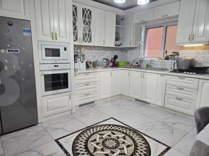 Proprietate modernă cu două locuințe – Zonă Centrală - imagine 2