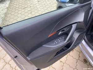 Peugeot 2008 1.5 Diesel 102 CP 2020 - imagine 12