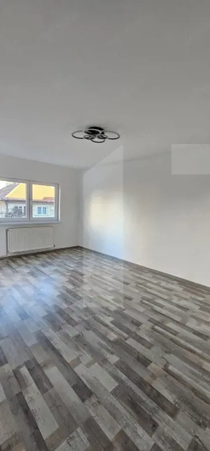 Apartament 3 camere, 2 băi – complet renovat, etaj 1, semicentral - imagine 2