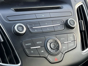 Ford Focus 1.0 EcoBoost Trend - imagine 16