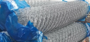 Plasă împletită zincată de 1.6 mm , grosime  x 1700 mm înălțime  x 20 M lungime