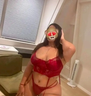 Brunetă cu forme ! - imagine 1