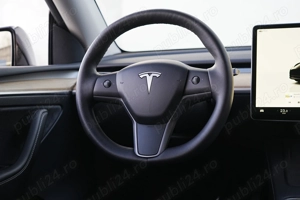 Tesla Model Y Long Range AWD - imagine 12