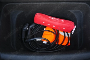 Tesla Model Y Long Range AWD - imagine 18