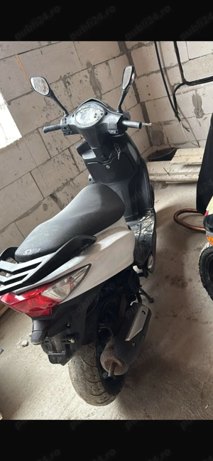 vînd scuter 50 cm cu acte in regulă an 2020    - imagine 3